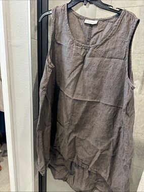 bryn Walker Sleeveless Linen Tank in Gray